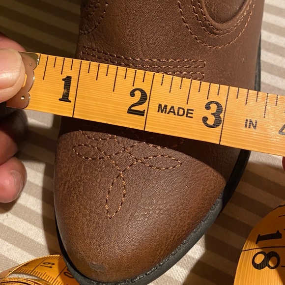 Cowgirls boots in tan - Picture 5 of 7